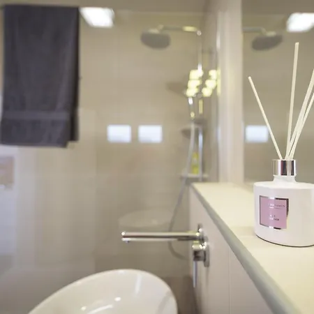 Villa Stunning Avalon With Pool For 9, 2 Mins To Beach Trogir