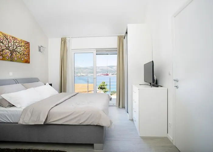 Vila Stunning Avalon With Pool For 9, 2 Mins To Beach *