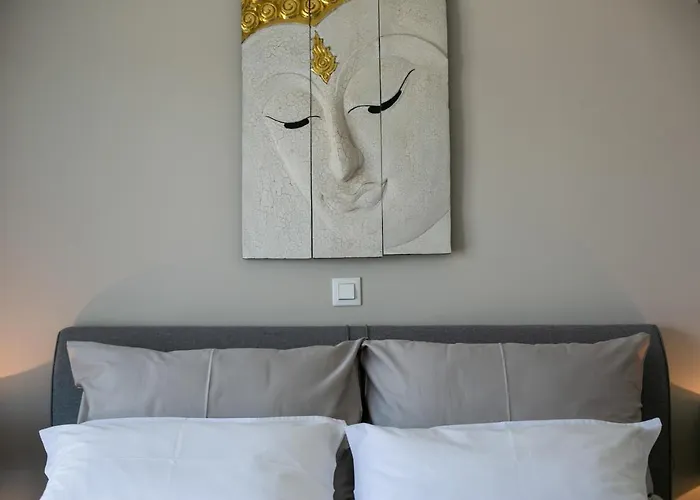 Vila Stunning Avalon With Pool For 9, 2 Mins To Beach