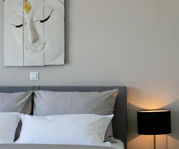 Vila Stunning Avalon With Pool For 9, 2 Mins To Beach