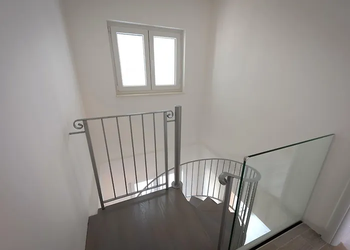 Vila Stunning Avalon With Pool For 9, 2 Mins To Beach *
