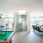 Stunning Avalon With Pool For 9, 2 Mins To Beach Villa