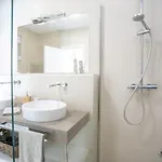 Stunning Avalon With Pool For 9, 2 Mins To Beach Villa *