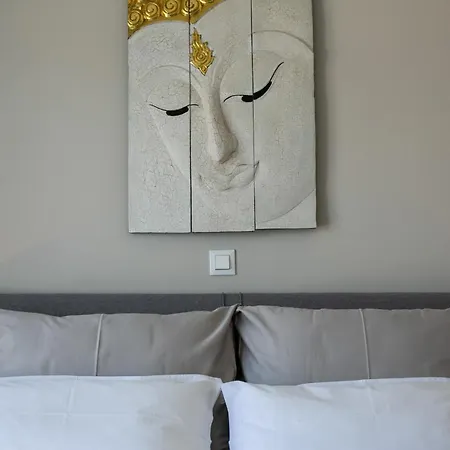 Vila Stunning Avalon With Pool For 9, 2 Mins To Beach